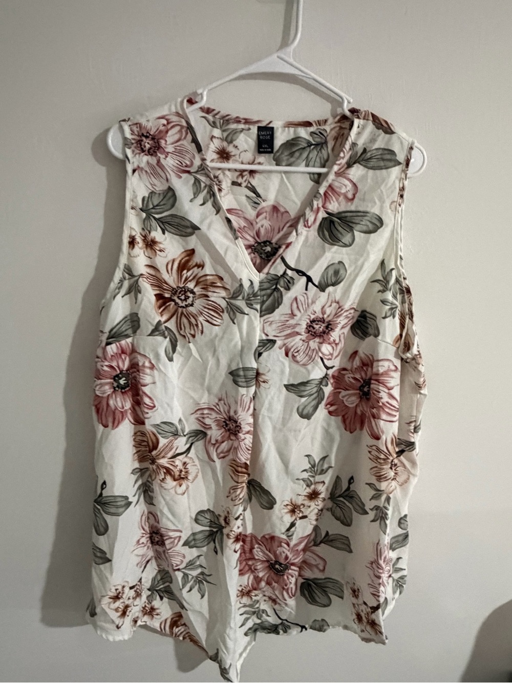 Floral Sleeveless V-Neck Top in Cream and Pink